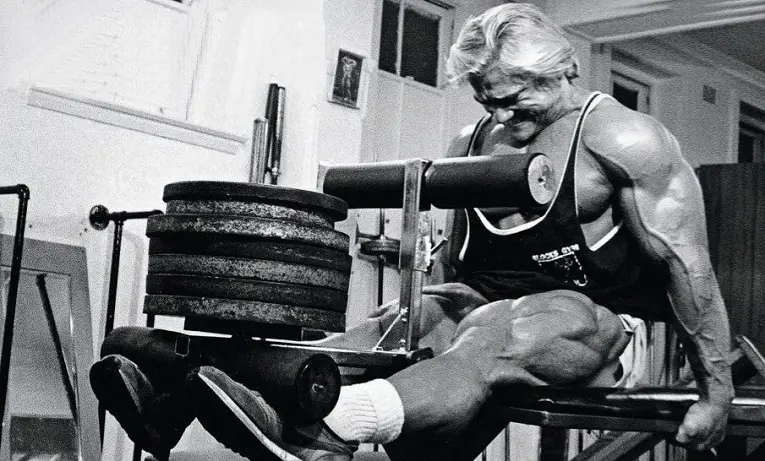 Tom Platz Leg Workout Review - Leg Extensions